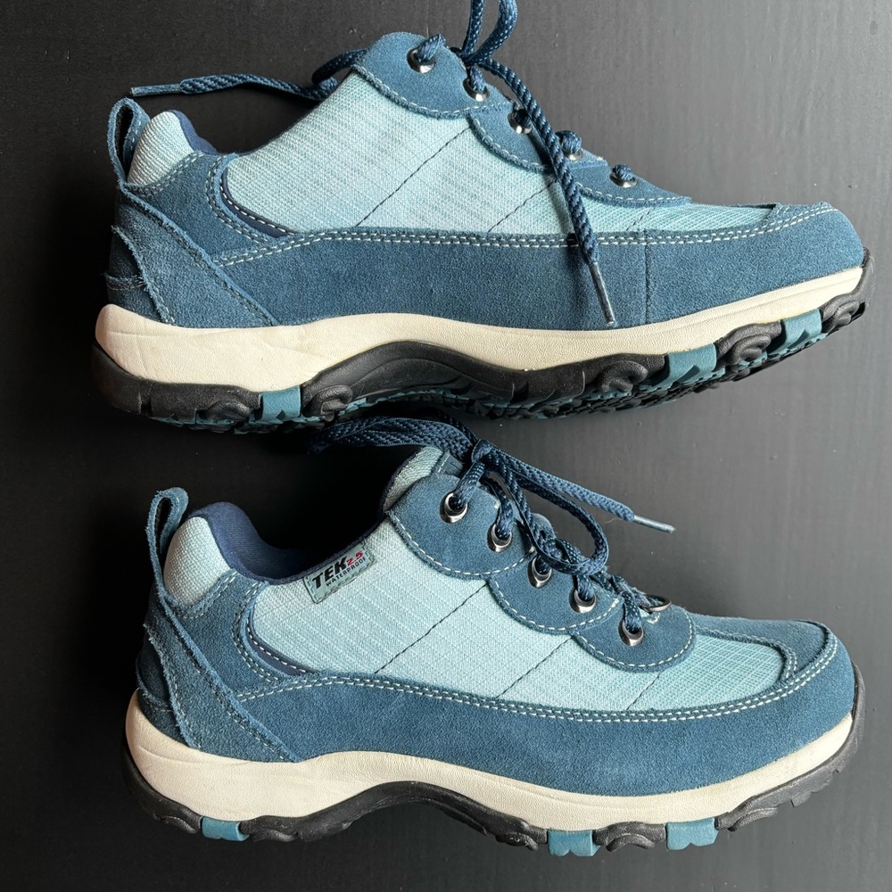 L.L Bean Women’s Hiking Shoes. Size 8. Waterproof. Excellent condition.